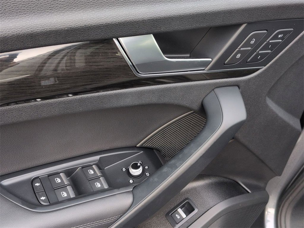 Used 2020 Audi Q5 2.0T Premium Plus w/ Premium Plus Package image 10