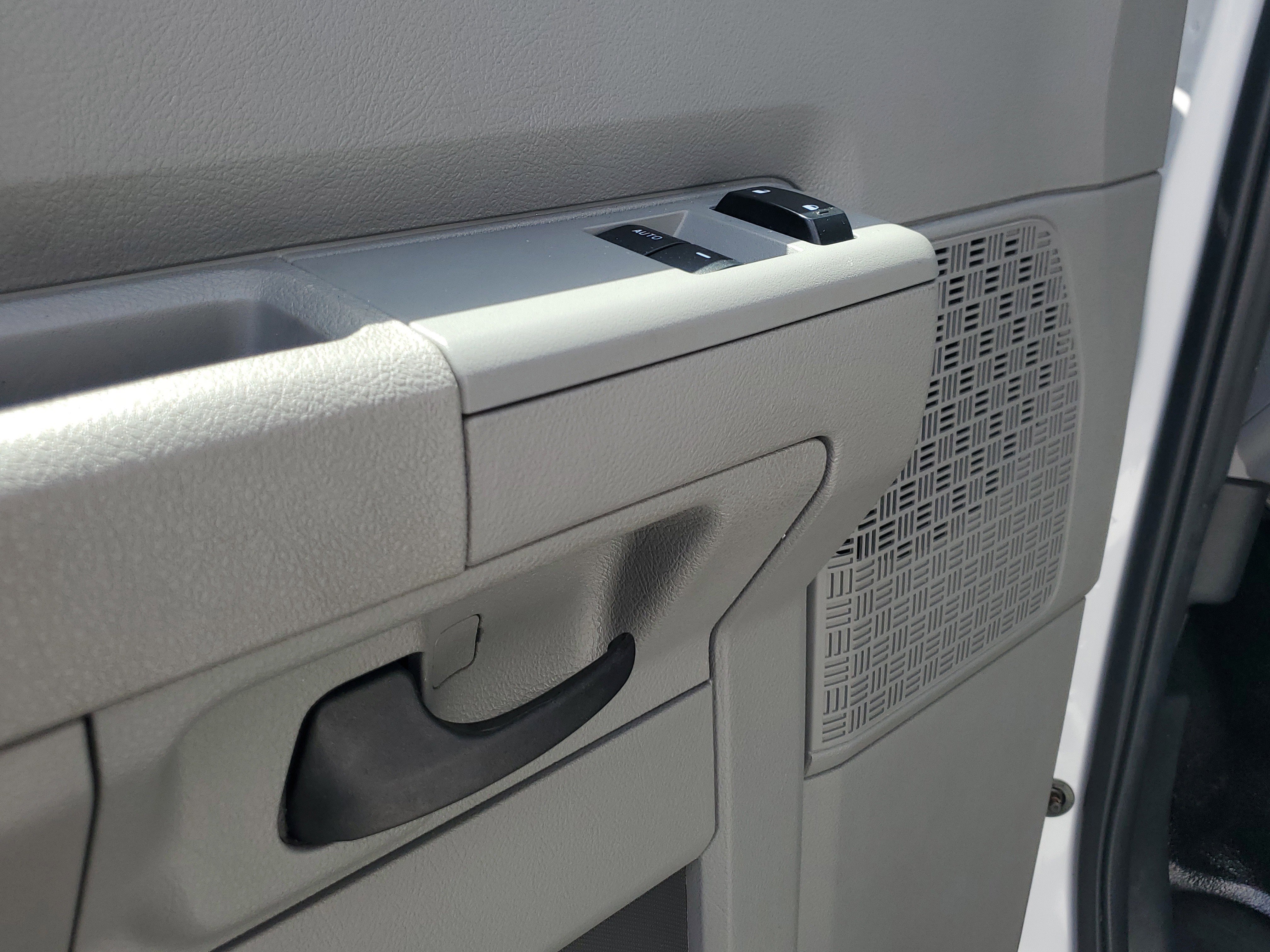 Certified 2024 Ford E-450 and Econoline 450 Super Duty w/ Driver's Safety Package image 13