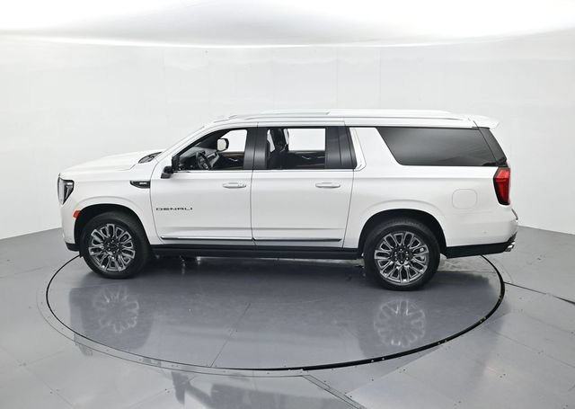 Used 2023 GMC Yukon XL Denali Ultimate AWD/4WD image 52