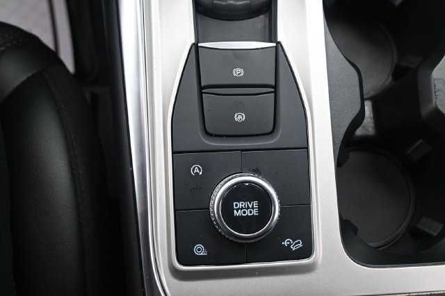 Certified 2024 Ford Explorer Platinum w/ Technology Package AWD/4WD image 16