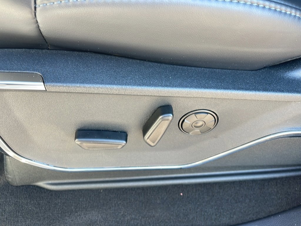 Certified 2025 Ford F250 Platinum image 36