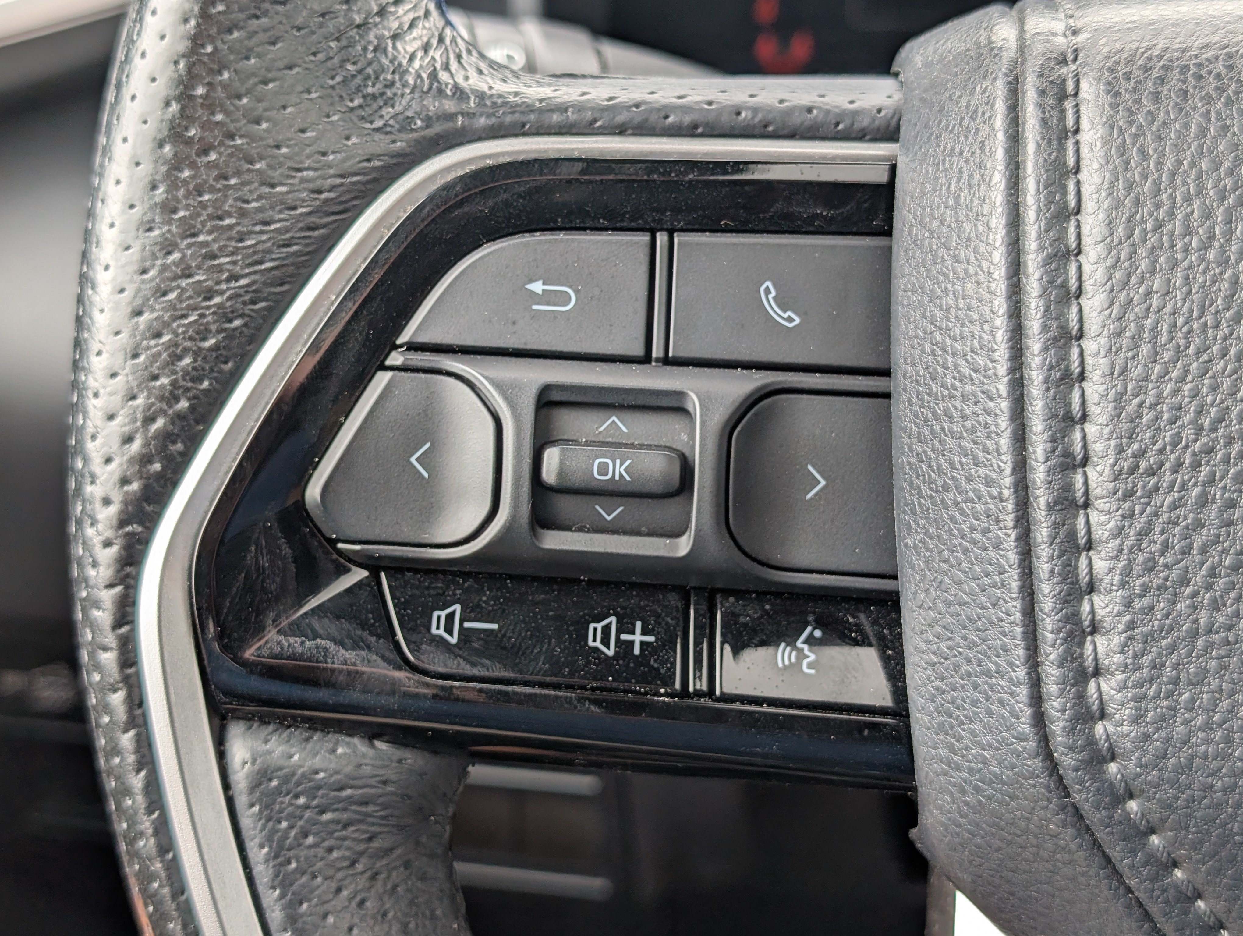 Used 2024 Toyota Tundra Platinum AWD/4WD image 23