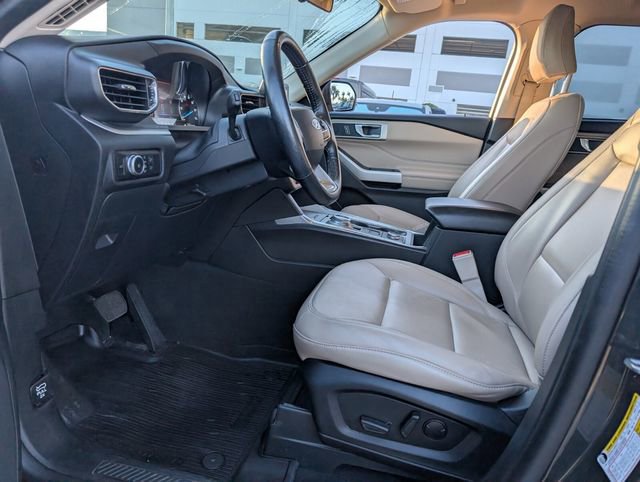 Certified 2022 Ford Explorer XLT w/ Equipment Group 202A image 8