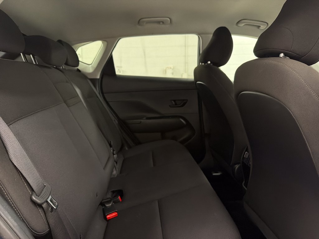 Used 2025 Hyundai Kona SEL FWD image 30