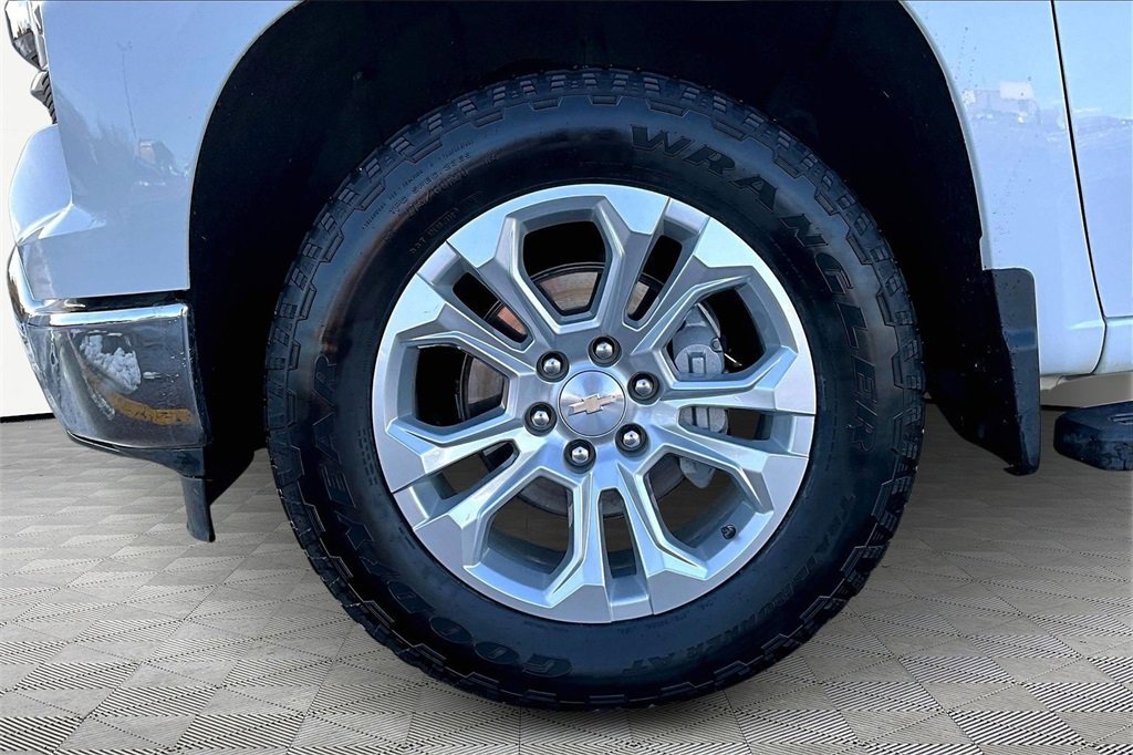 Used 2023 Chevrolet Silverado 1500 LTZ image 9