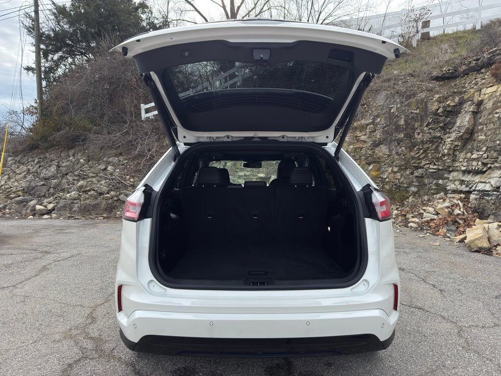 Certified 2022 Ford Edge ST-Line image 9