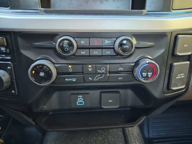 Certified 2025 Ford F350 XLT w/ 360-Degree Camera Package AWD/4WD image 17