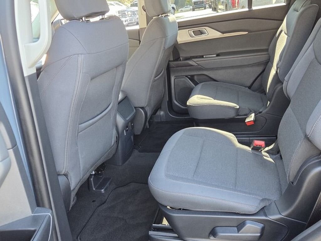 Certified 2026 Ford Explorer Active RWD image 9