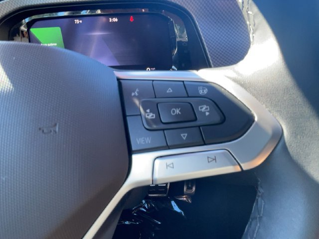 Used 2024 Volkswagen Atlas Peak Edition SE AWD/4WD image 18