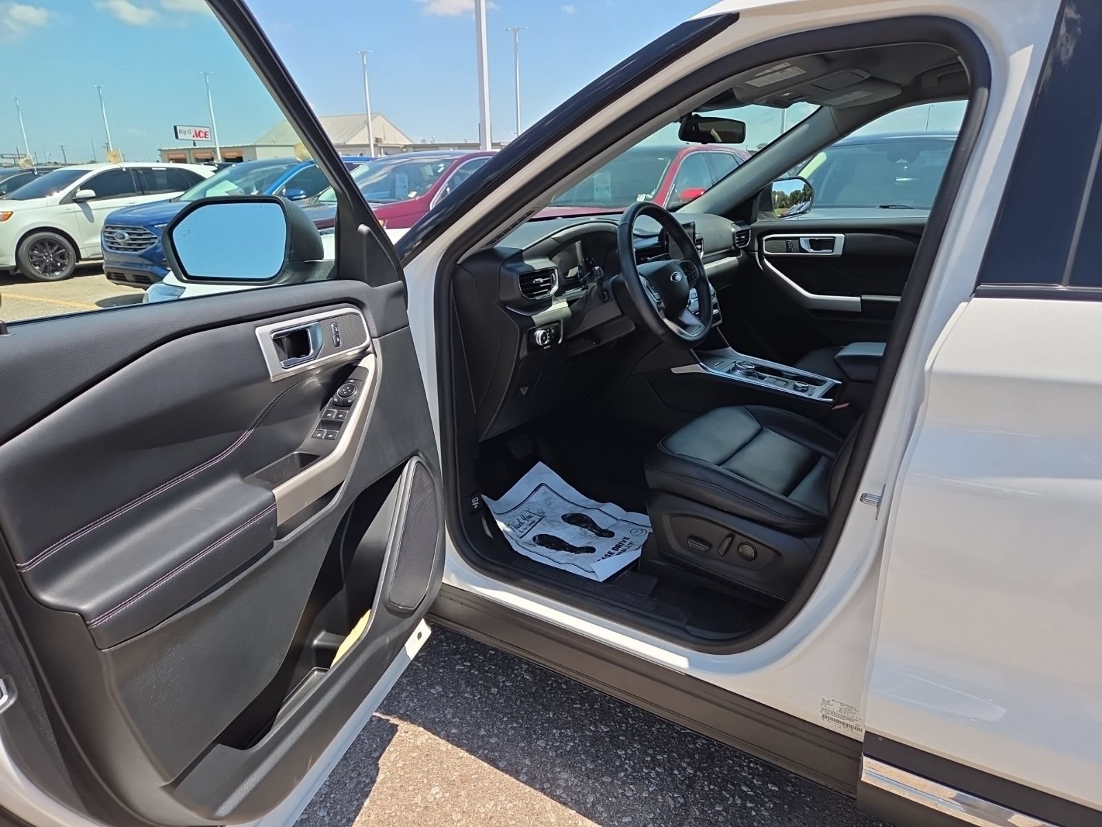 Certified 2022 Ford Explorer XLT w/ Equipment Group 202A AWD/4WD image 20