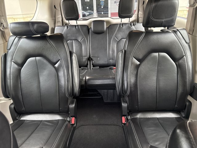 Used 2022 Chrysler Pacifica Touring-L FWD image 15