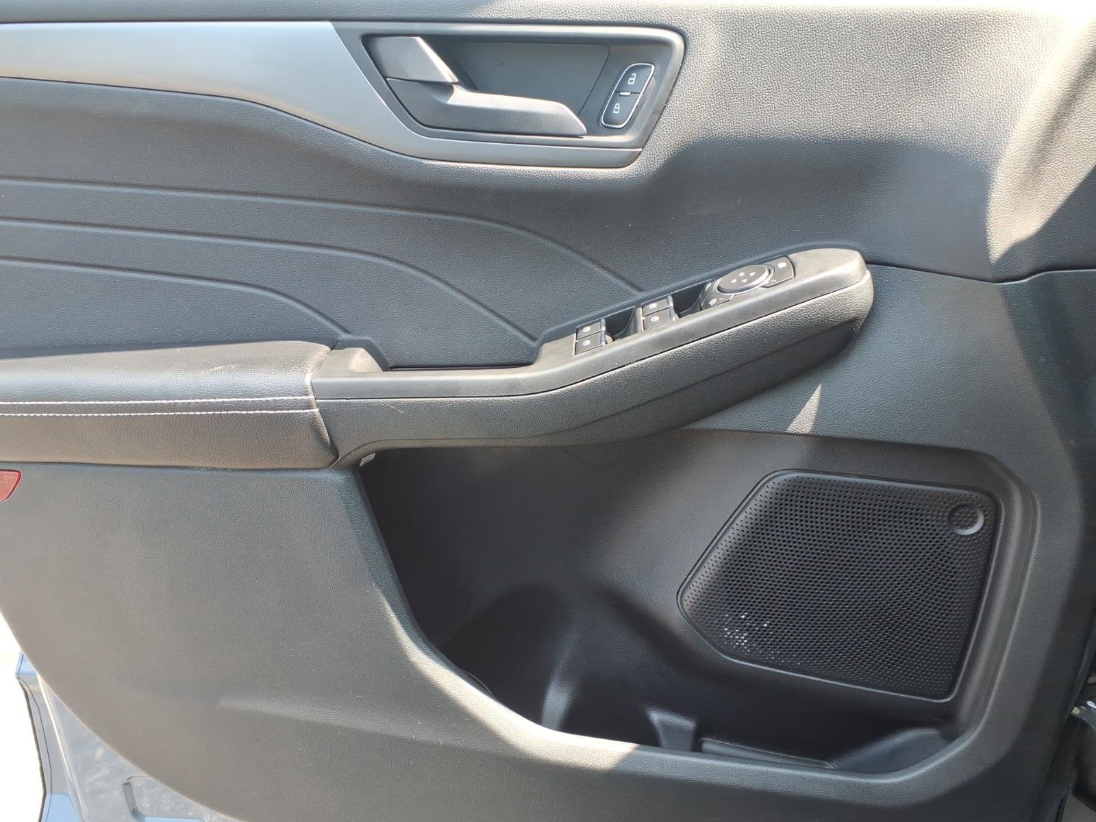 Certified 2023 Ford Escape Active AWD/4WD image 17