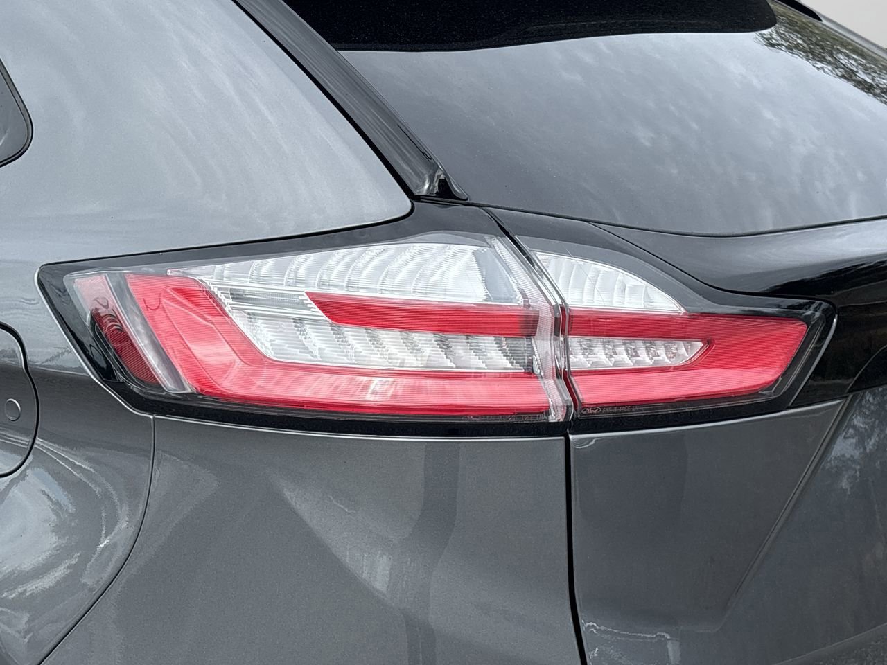 Certified 2024 Ford Edge ST-Line image 29