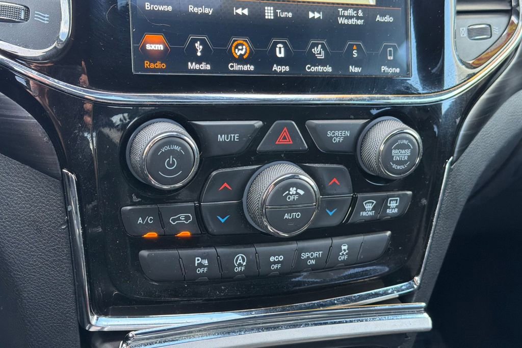 Used 2019 Jeep Grand Cherokee Altitude AWD/4WD image 17