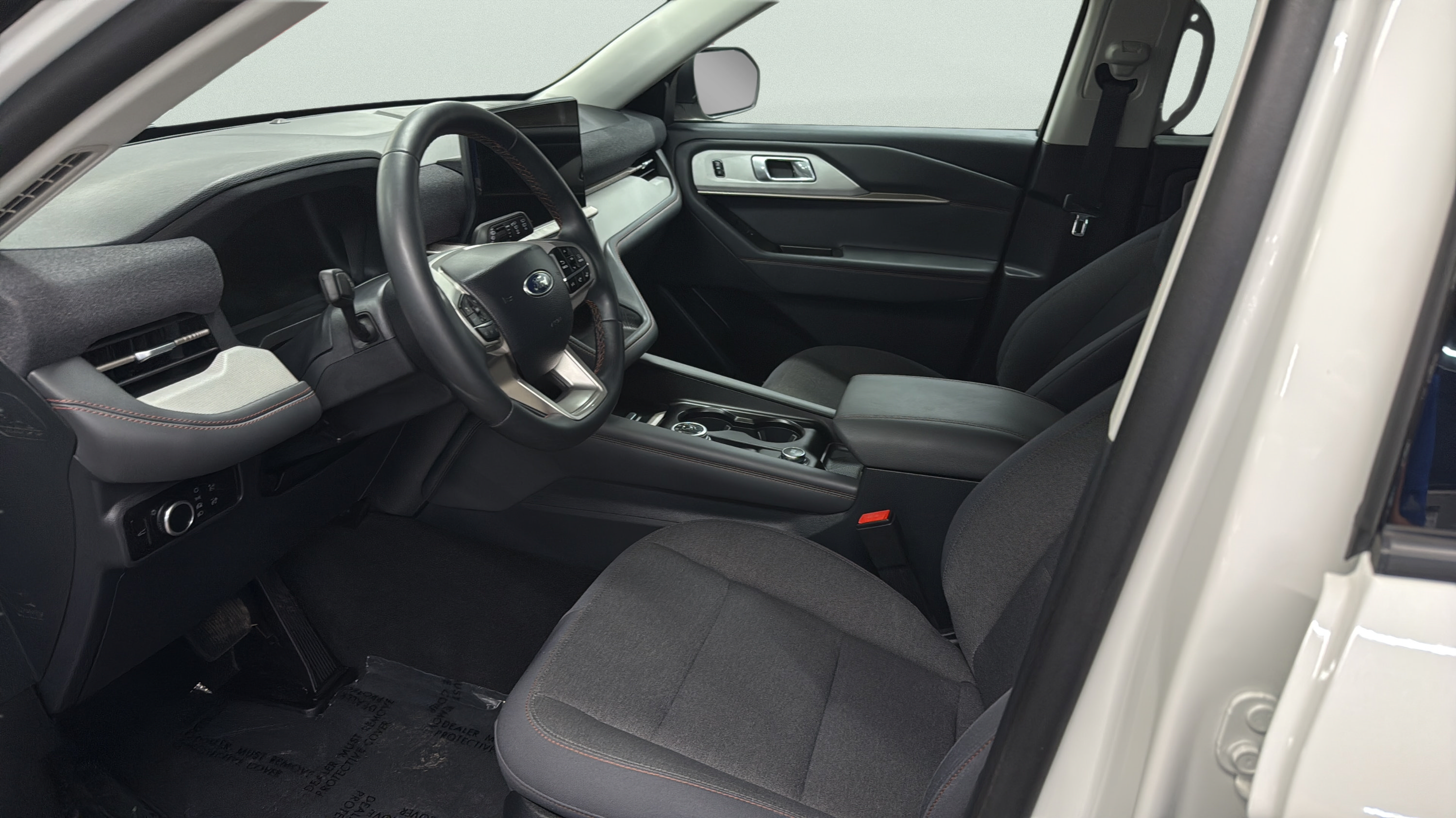 Certified 2025 Ford Explorer Active AWD/4WD image 10