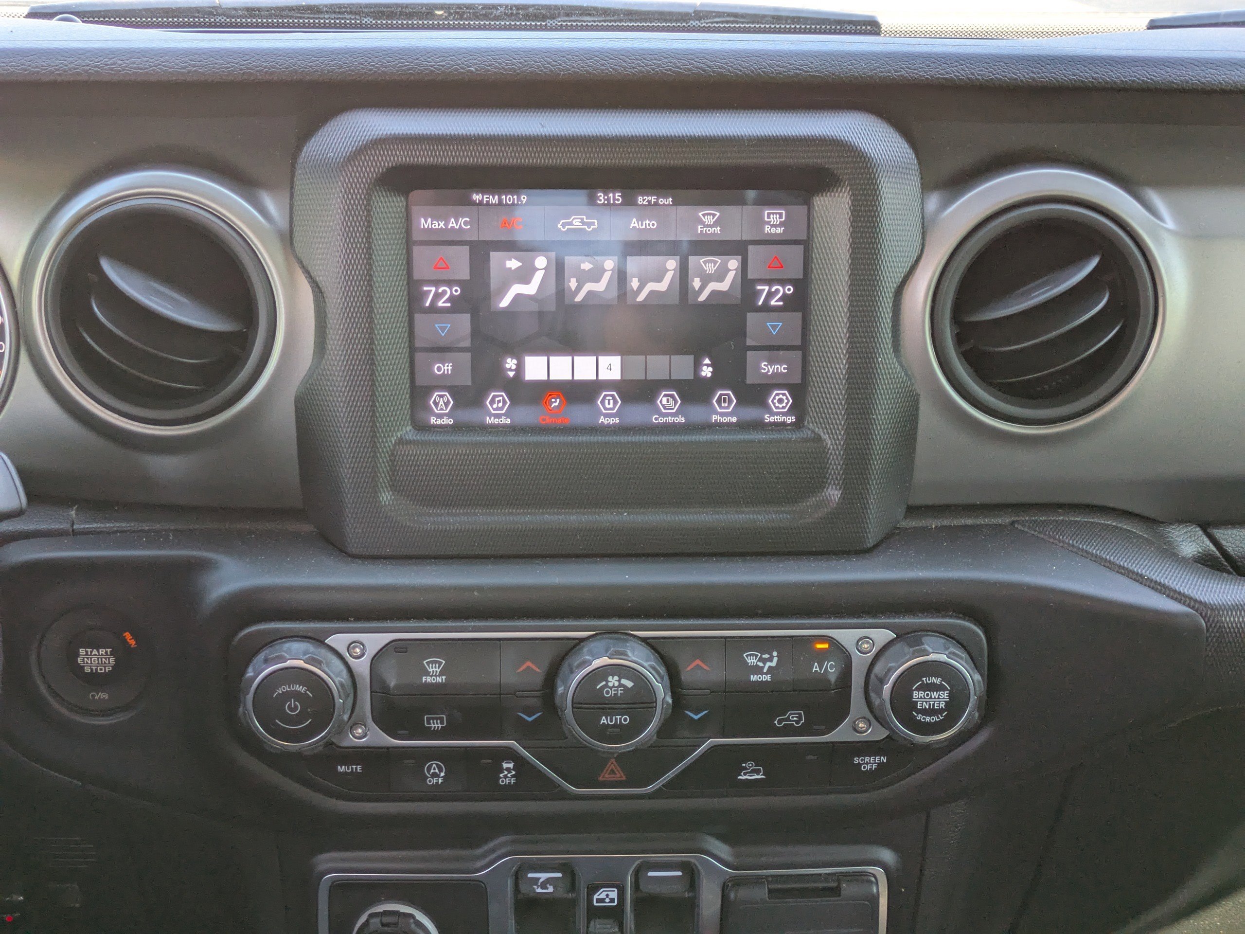 Used 2021 Jeep Gladiator Willys image 17