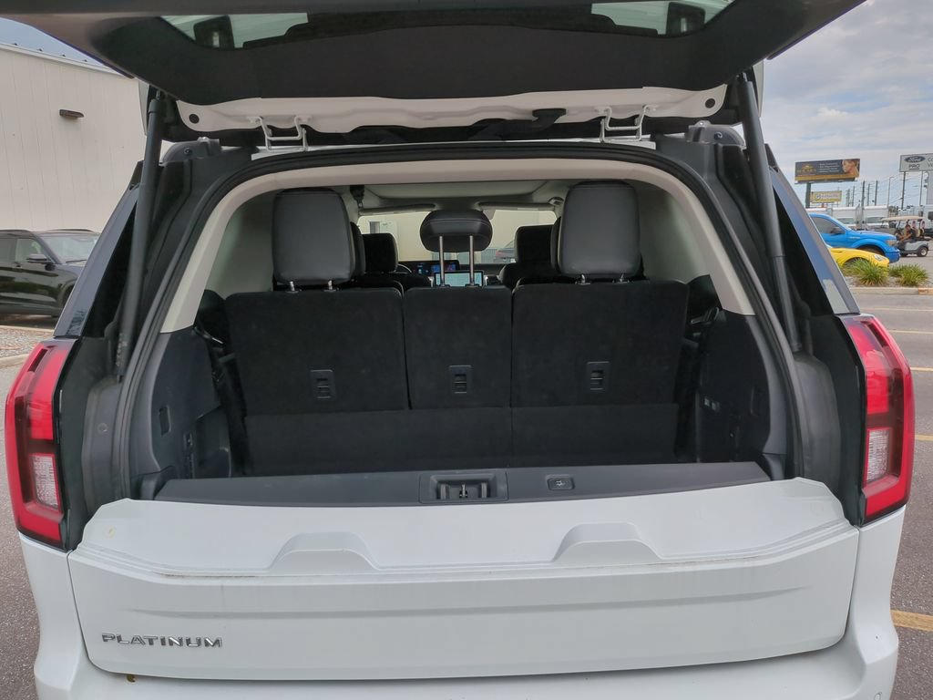 Certified 2025 Ford Expedition Platinum AWD/4WD image 13