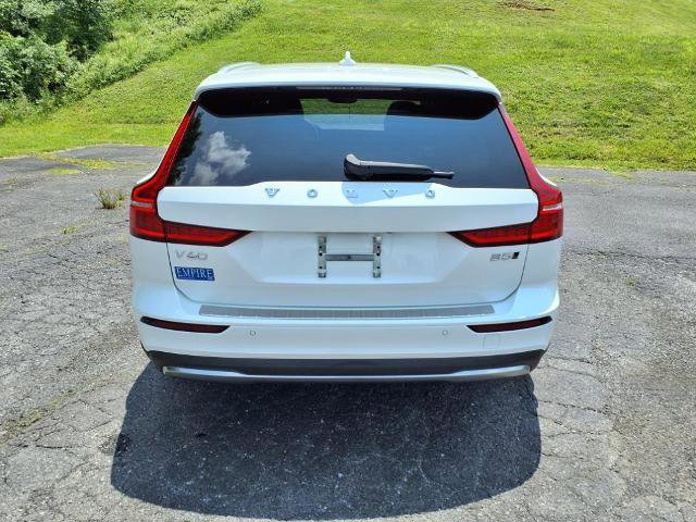 Used 2023 Volvo V60 B5 Cross Country Ultimate w/ Climate Package image 2