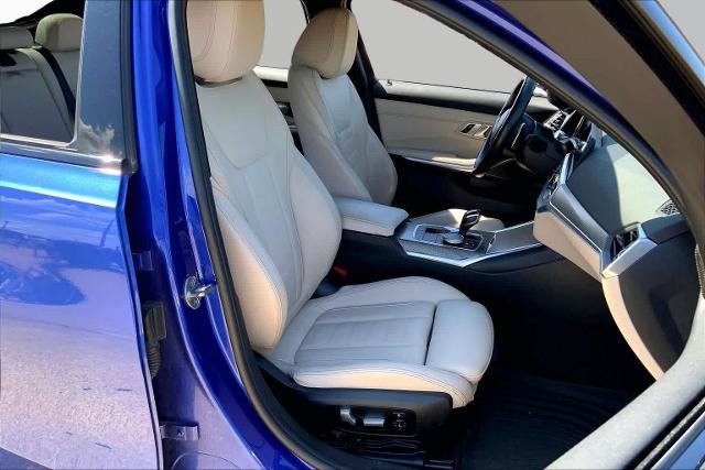 Used 2021 BMW 330i Sedan w/ M Sport Package RWD image 9