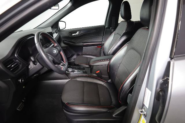 Certified 2024 Ford Escape ST-Line w/ Tech Pack #1 AWD/4WD image 9
