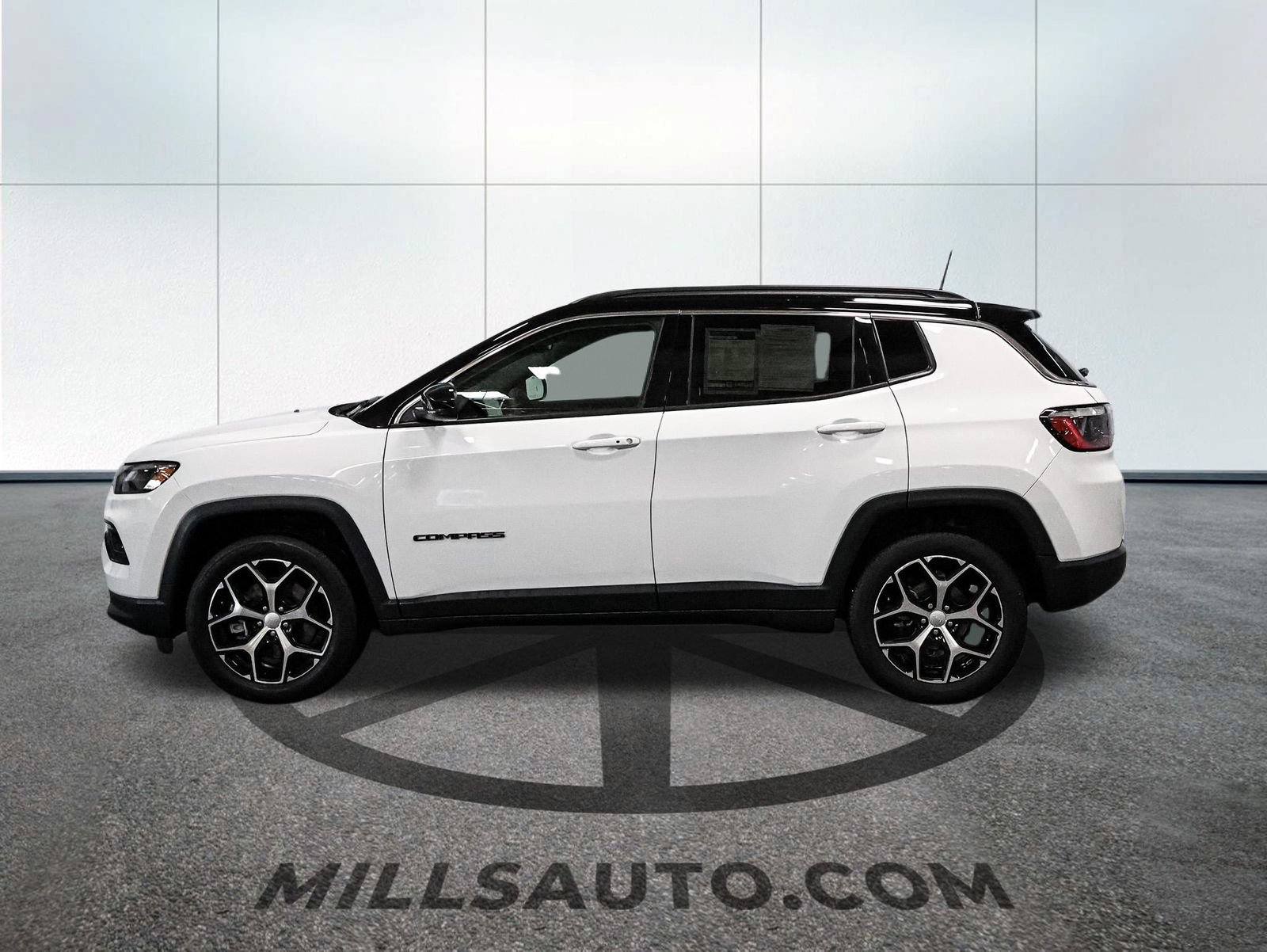 Used 2024 Jeep Compass Limited AWD/4WD image 3