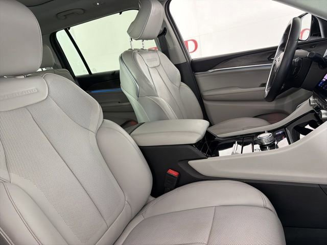 Used 2021 Jeep Grand Cherokee L Overland w/ Luxury Tech Group IV image 16