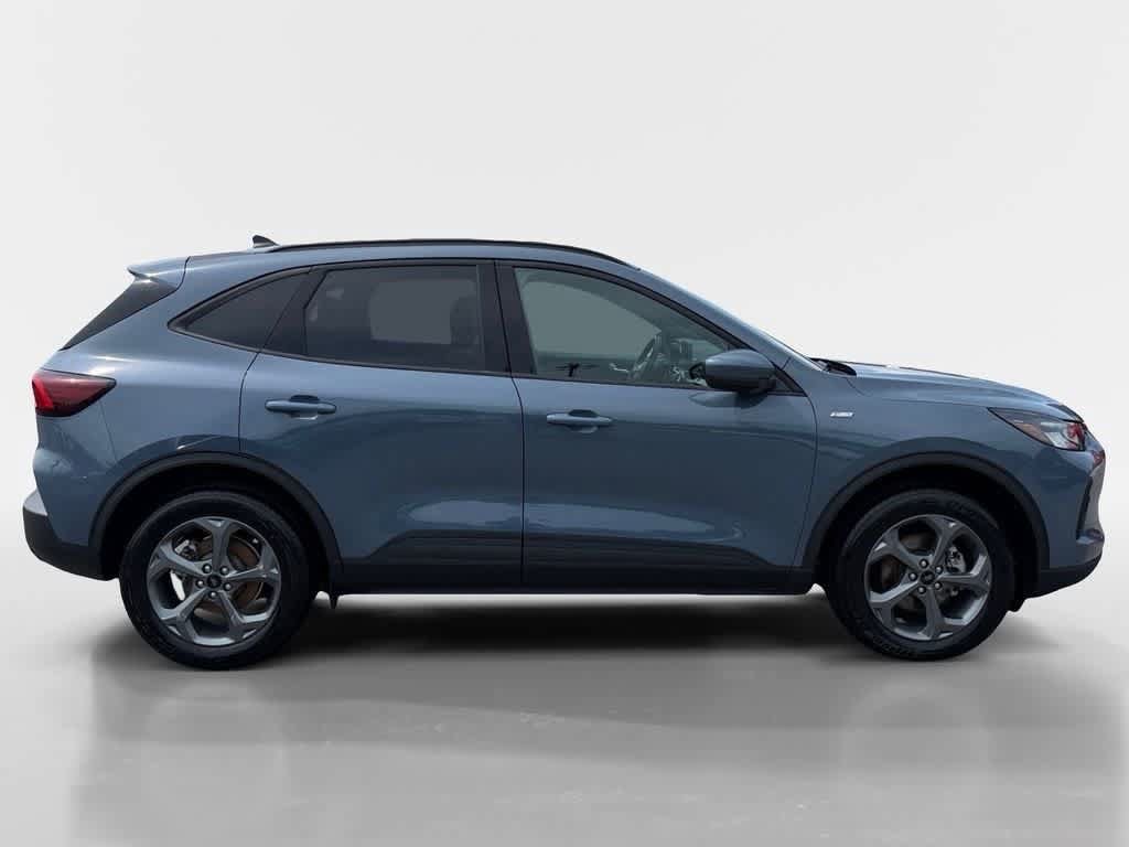 Certified 2025 Ford Escape ST-Line Select AWD/4WD image 6