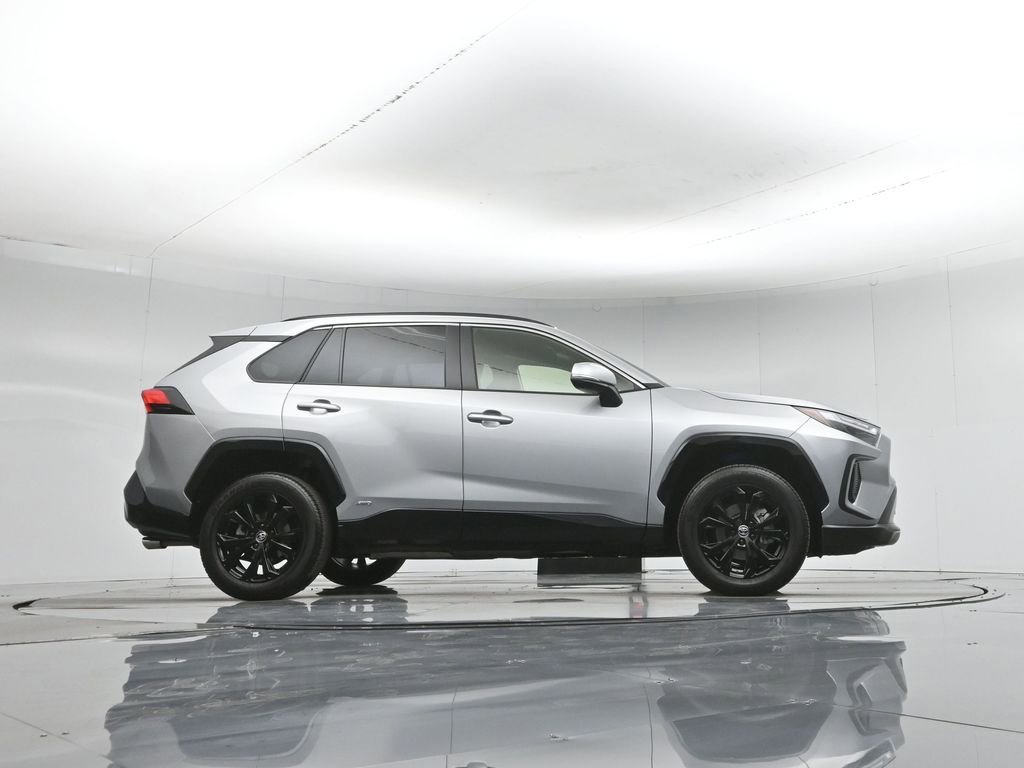 Used 2025 Toyota RAV4 SE image 50