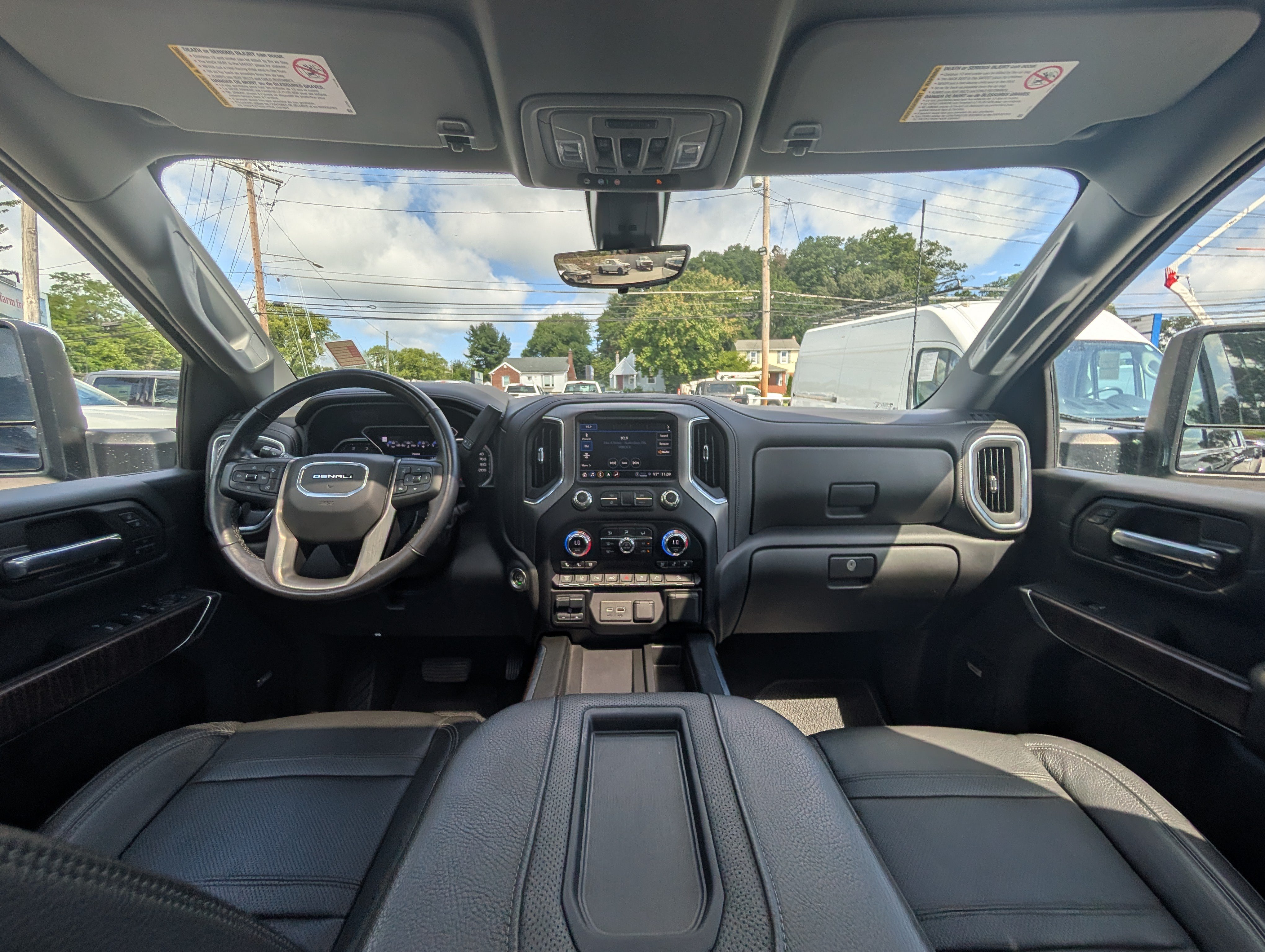 Used 2021 GMC Sierra 2500 Denali w/ Denali Ultimate Package AWD/4WD image 21
