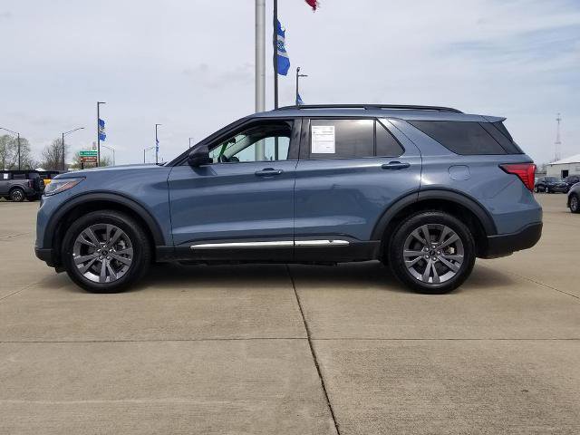 Certified 2025 Ford Explorer Active w/ Active Comfort Package AWD/4WD image 2