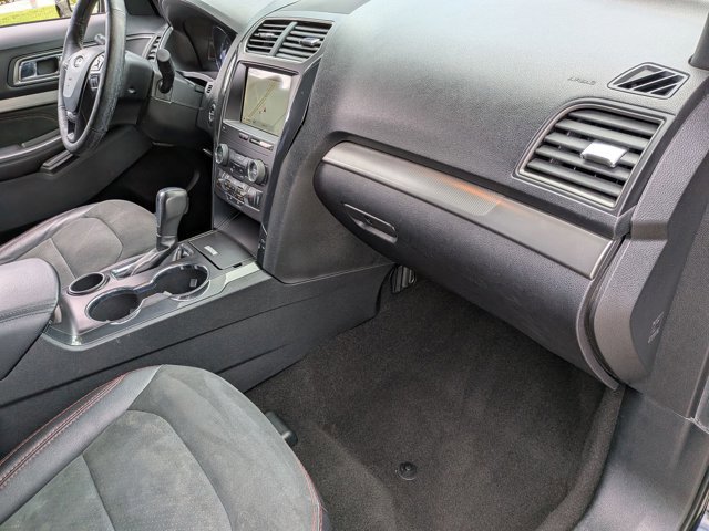 Certified 2019 Ford Explorer XLT w/ Equipment Group 202A FWD image 22