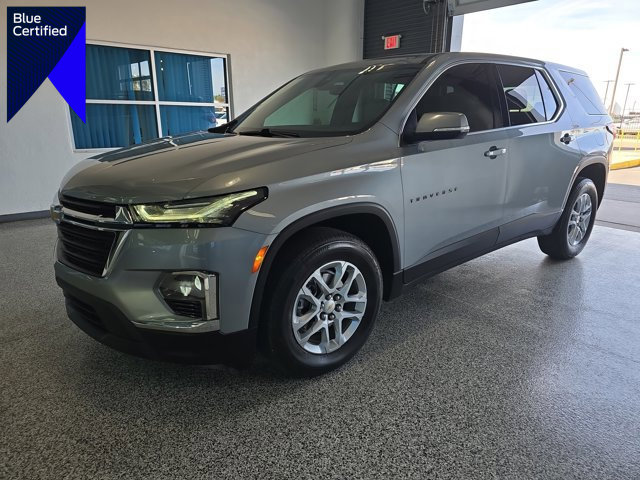 Used 2023 Chevrolet Traverse LS w/ Safety Package image 1