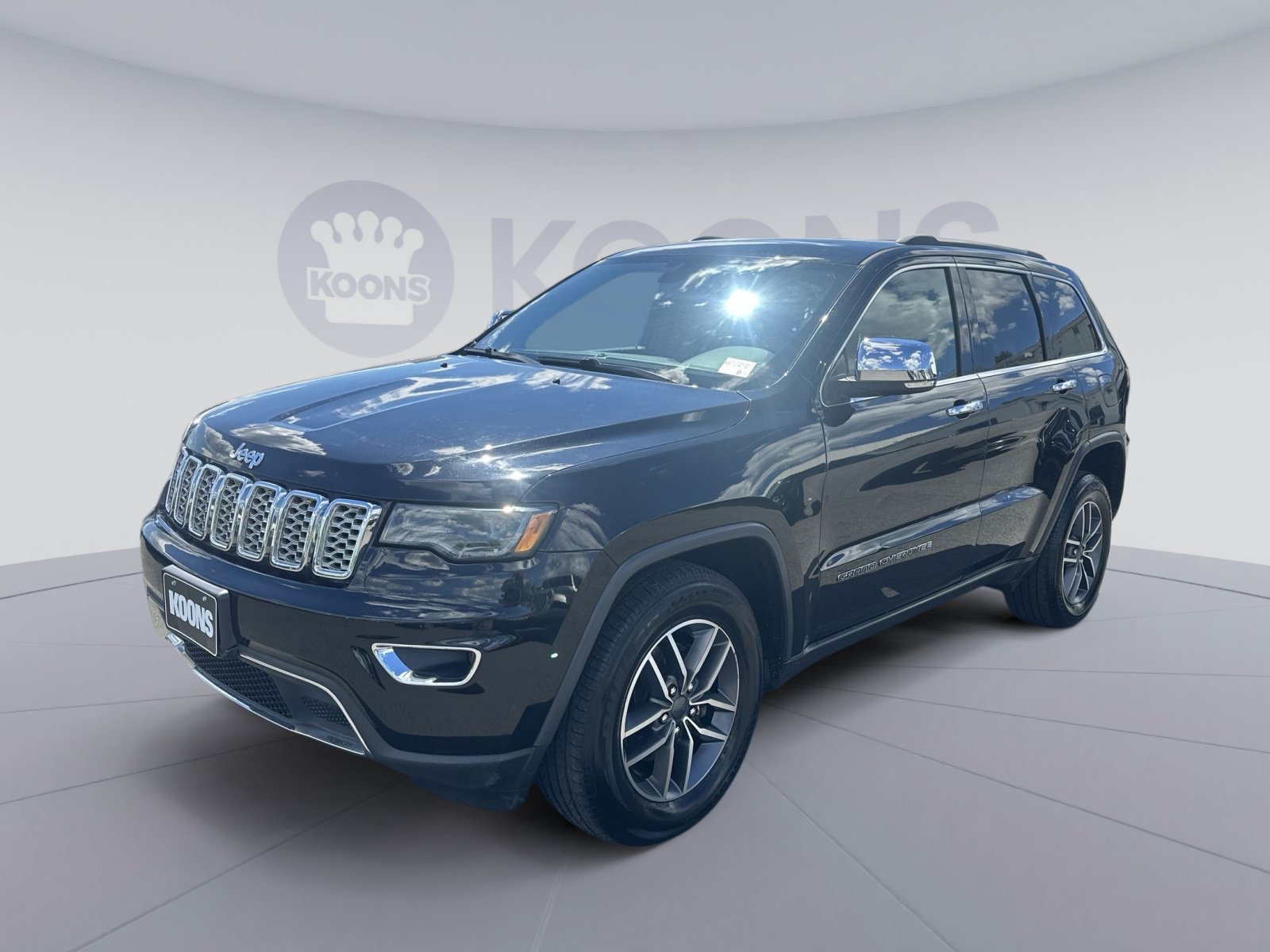 Used 2020 Jeep Grand Cherokee Limited w/ Premium Lighting Group AWD/4WD image 5