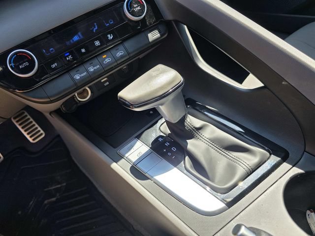 Used 2025 Hyundai Elantra Sport FWD image 37