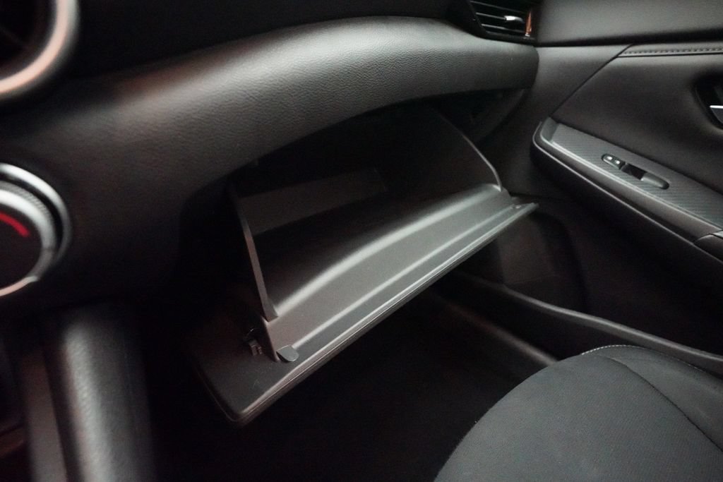 Used 2025 Nissan Sentra SV FWD image 28