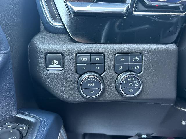 Used 2024 Chevrolet Silverado 2500 High Country w/ LPO, Dark Essentials Package AWD/4WD image 18