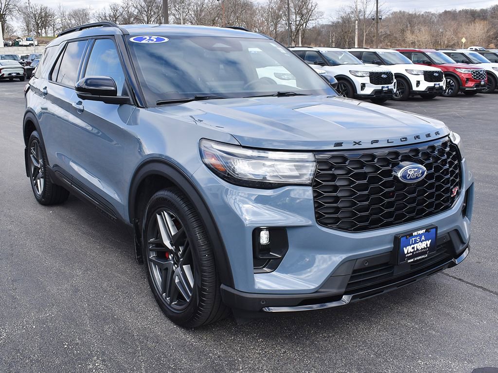 Certified 2025 Ford Explorer ST AWD/4WD image 13