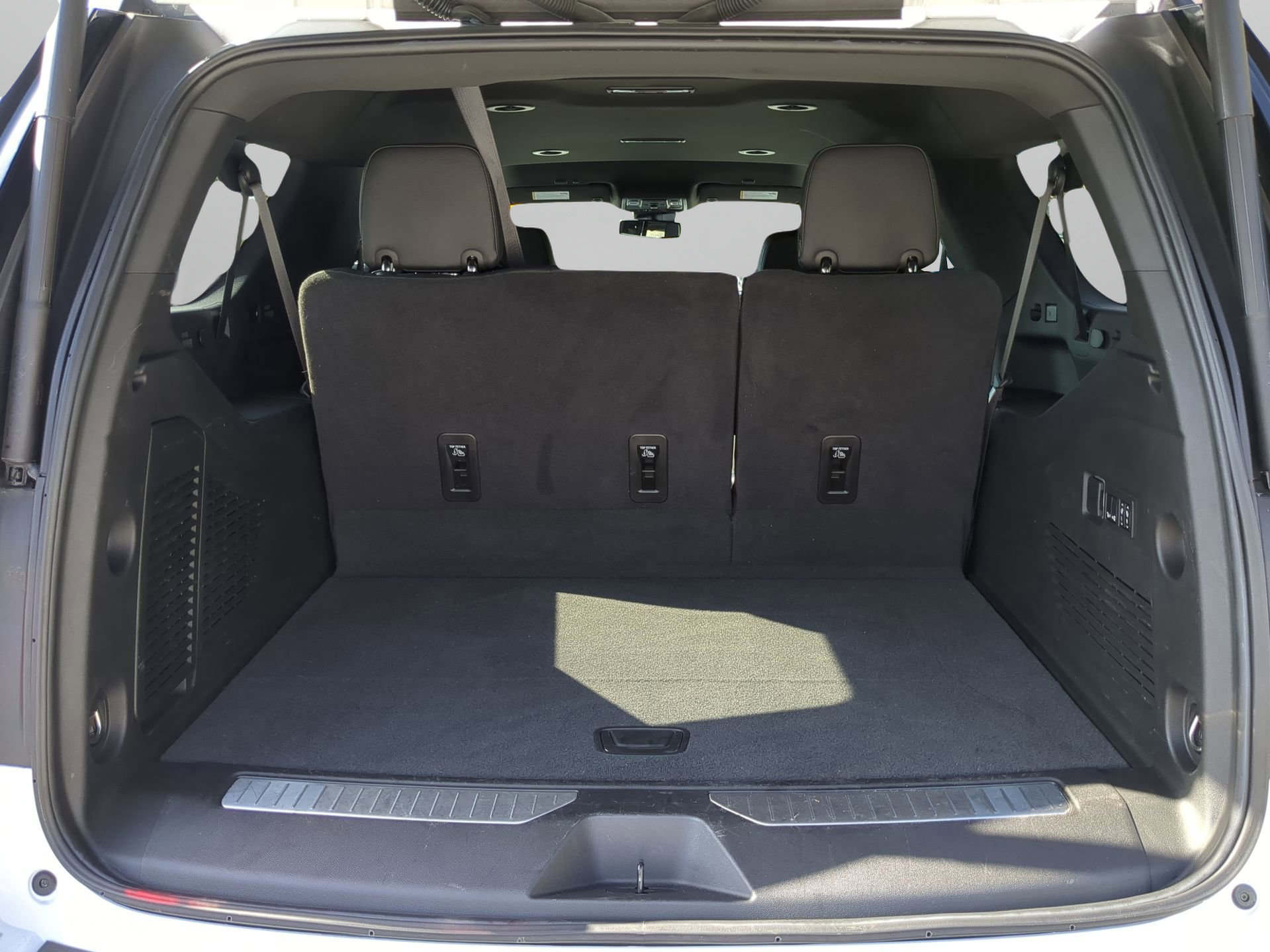 Used 2024 GMC Yukon XL Denali image 38