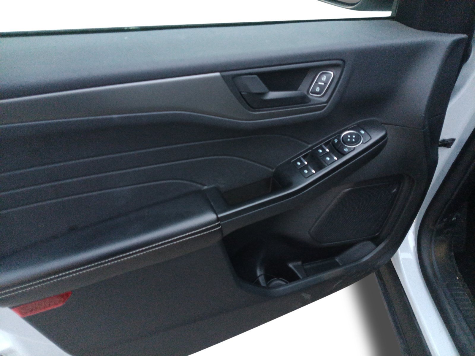 Certified 2025 Ford Escape Active AWD/4WD image 8