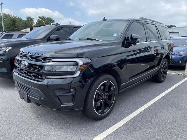 Certified 2024 Ford Expedition Limited AWD/4WD image 3