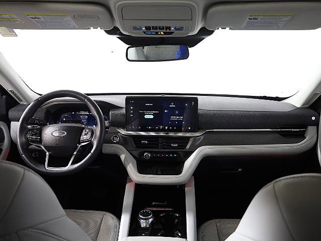 Certified 2025 Ford Explorer Platinum w/ Ultimate Package image 14
