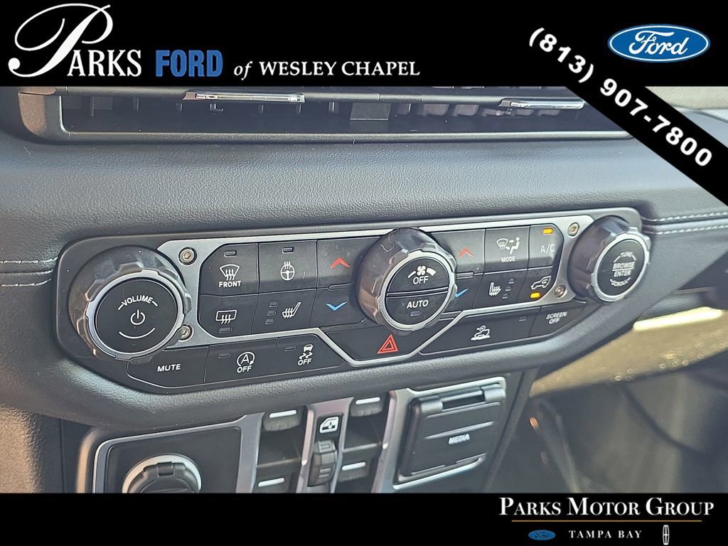 Used 2024 Jeep Wrangler Sahara image 22