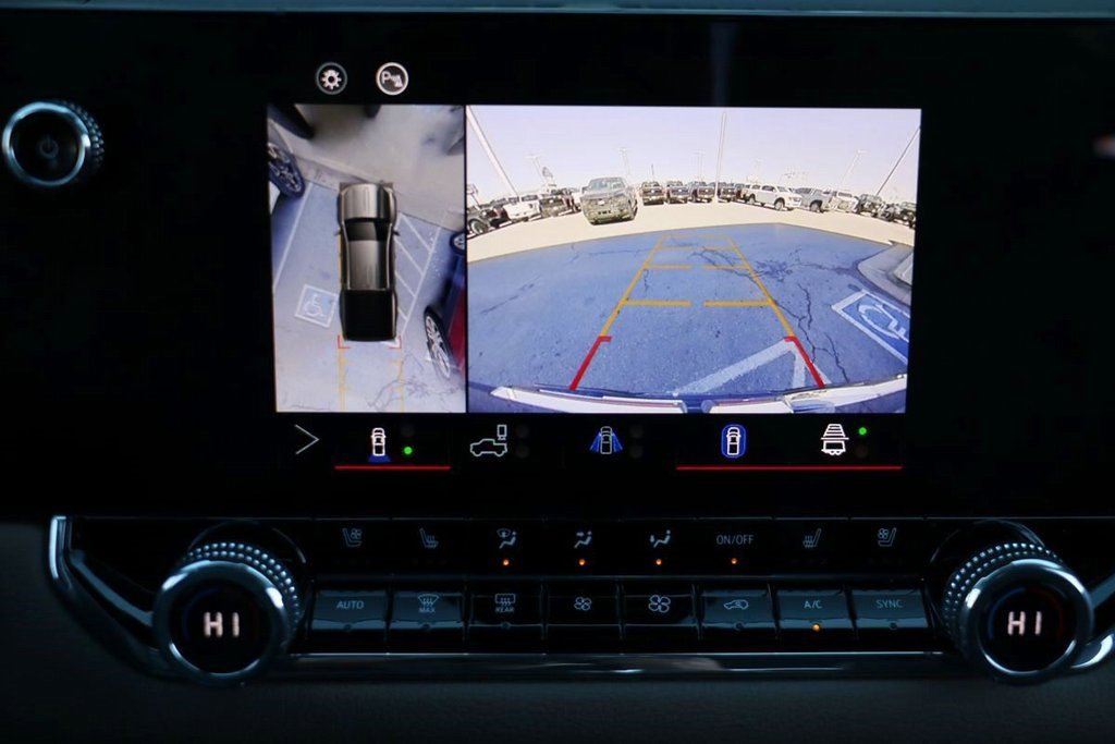 Used 2024 GMC Canyon Denali w/ LPO, Denali Black Edition image 15