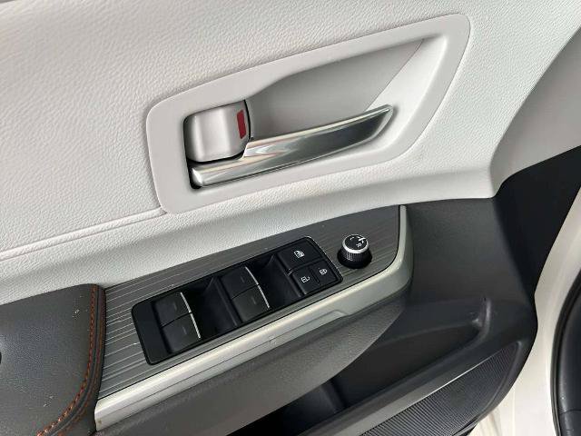 Used 2021 Toyota Sienna XSE FWD image 18