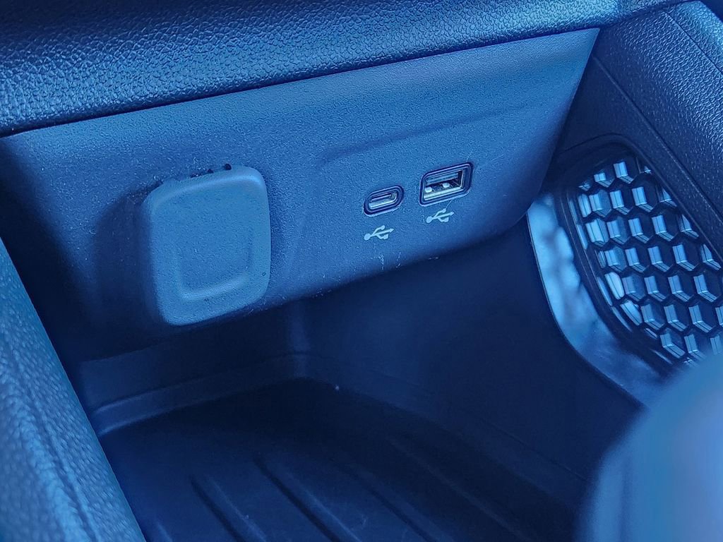 Used 2024 Chevrolet TrailBlazer RS w/ Driver Confidence Package image 28