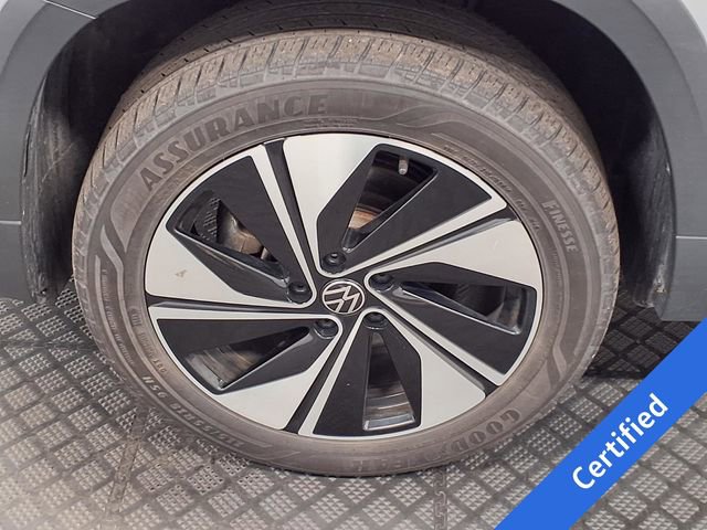 Used 2023 Volkswagen Taos SE w/ Panoramic Sunroof Package AWD/4WD image 29
