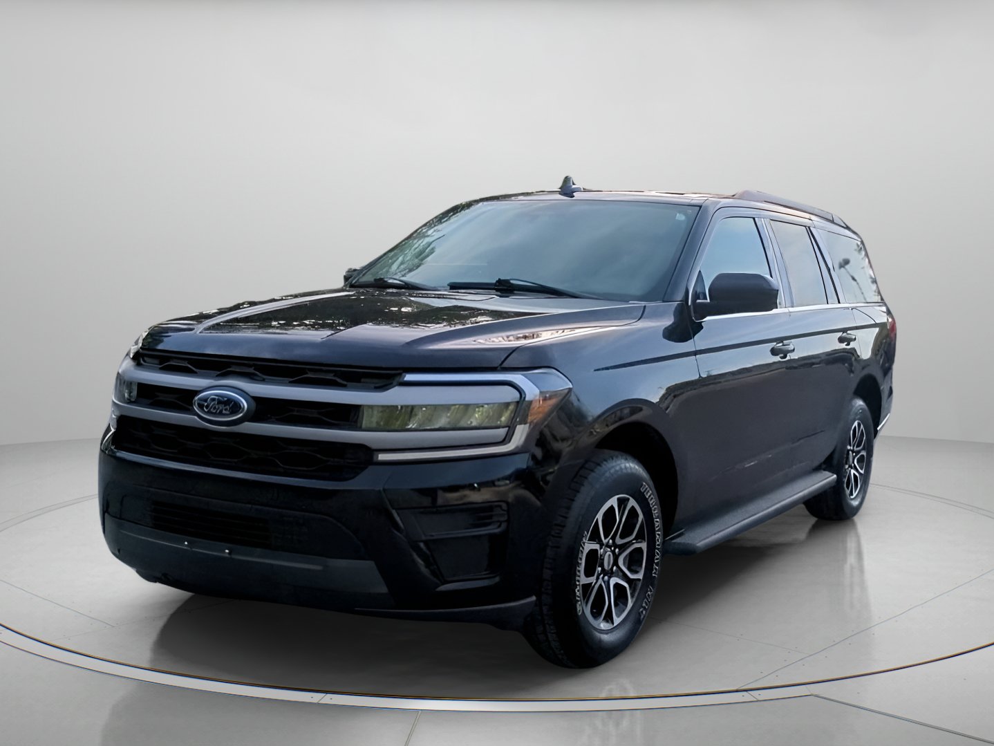 Certified 2024 Ford Expedition XLT RWD image 11