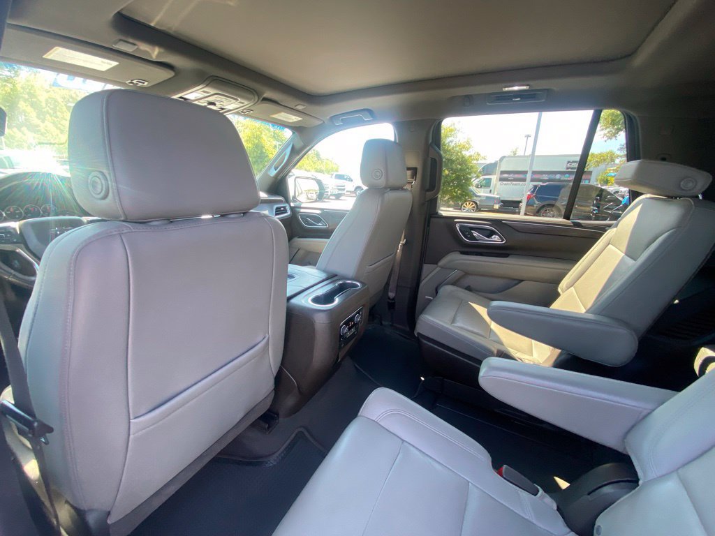 Used 2021 Chevrolet Tahoe Z71 w/ Luxury Package AWD/4WD image 23