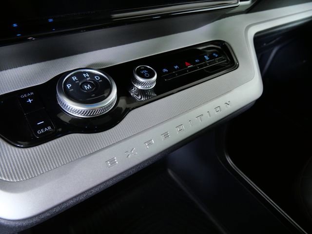 Certified 2025 Ford Expedition Active AWD/4WD image 32