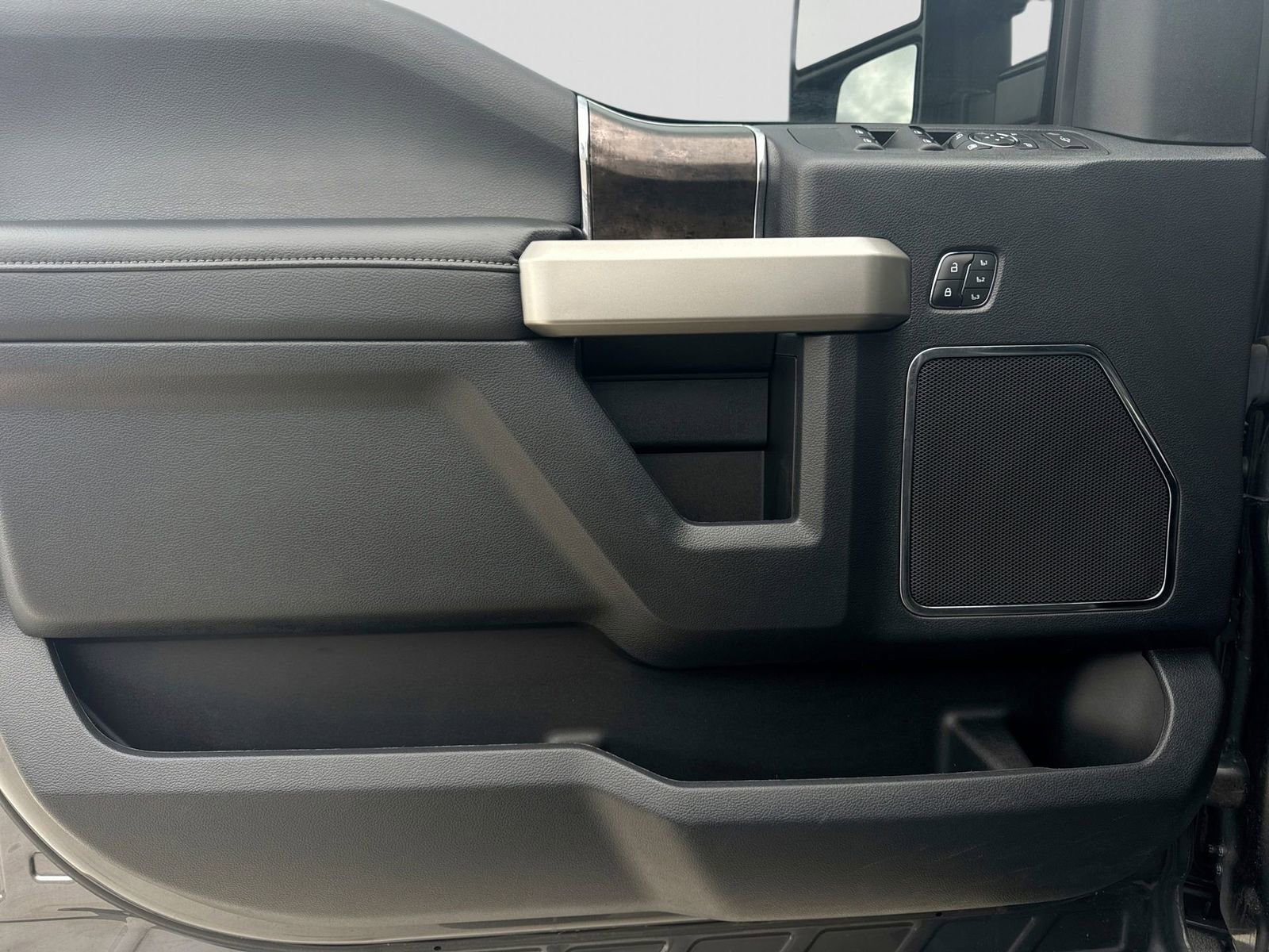 Certified 2022 Ford F250 Lariat w/ Tremor Off-Road Package image 64